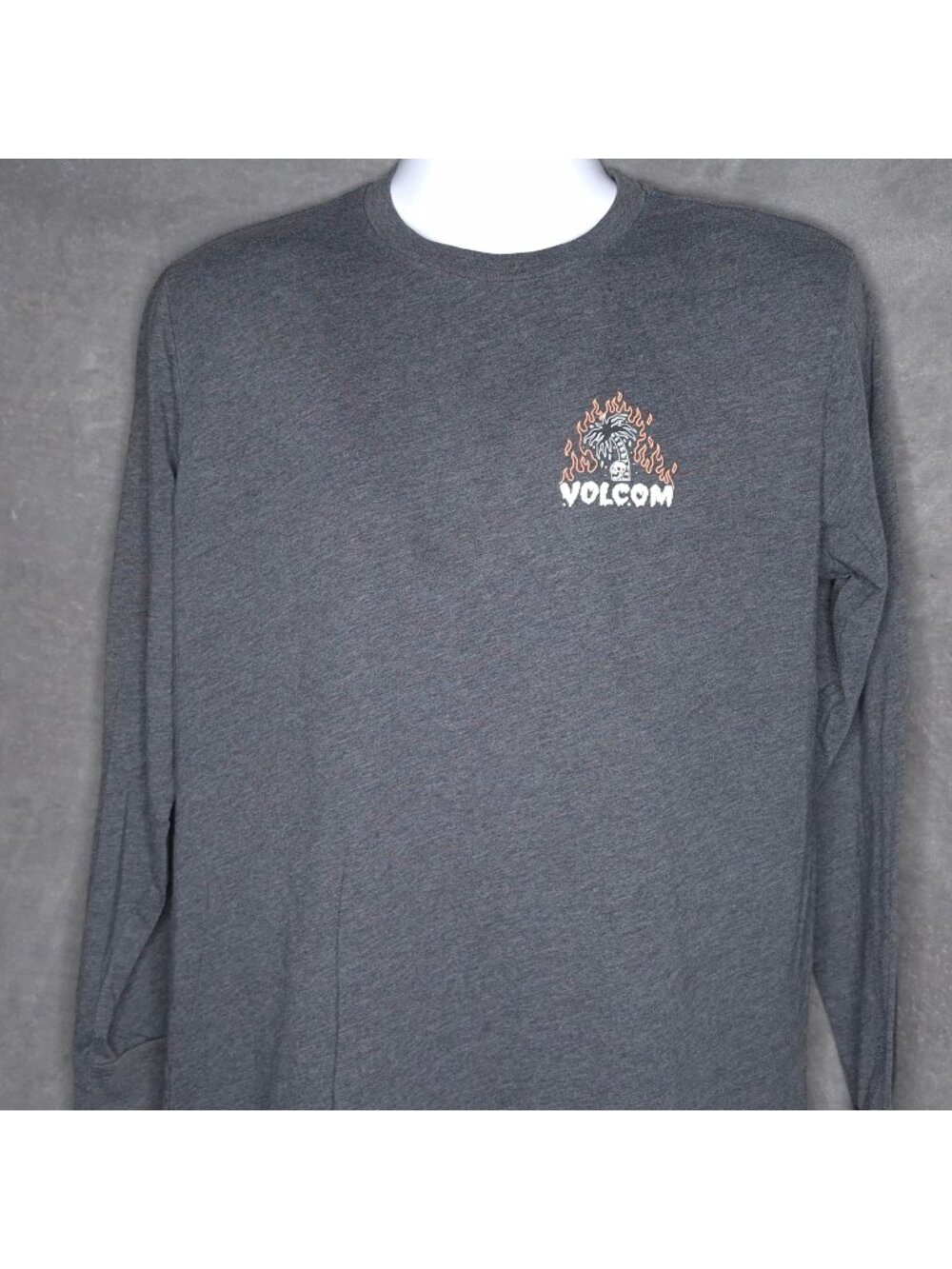Volcom Mens Graphic T-Shirt L Skeleton Design Gray Long Sleeve Skater